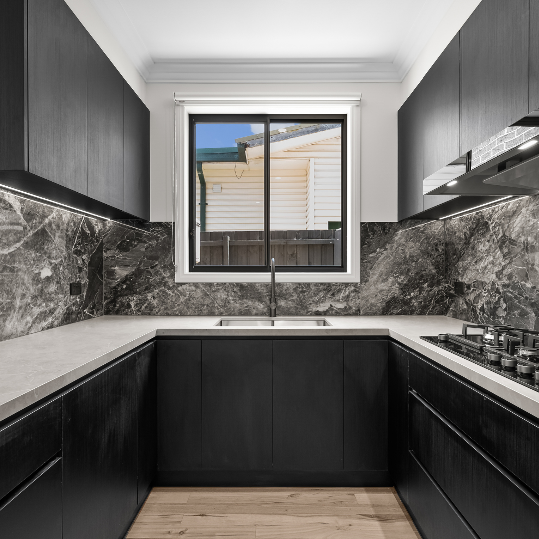 Dark Kitchens Without the Fingerprints: How to Make a Black Kitchen Actually Work