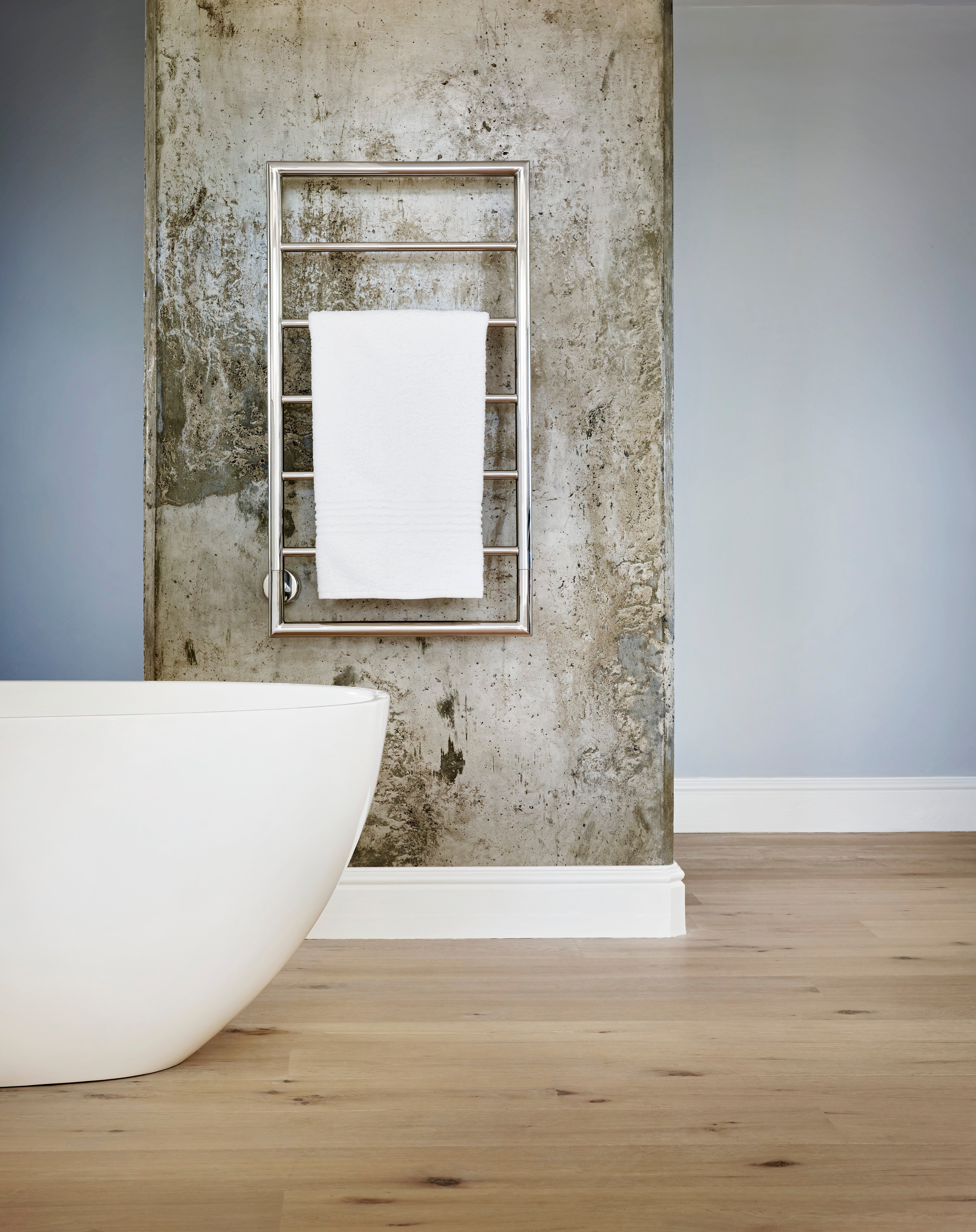 T52SPR Jeeves Spartan Boxx Polished Heated Towel Rail
