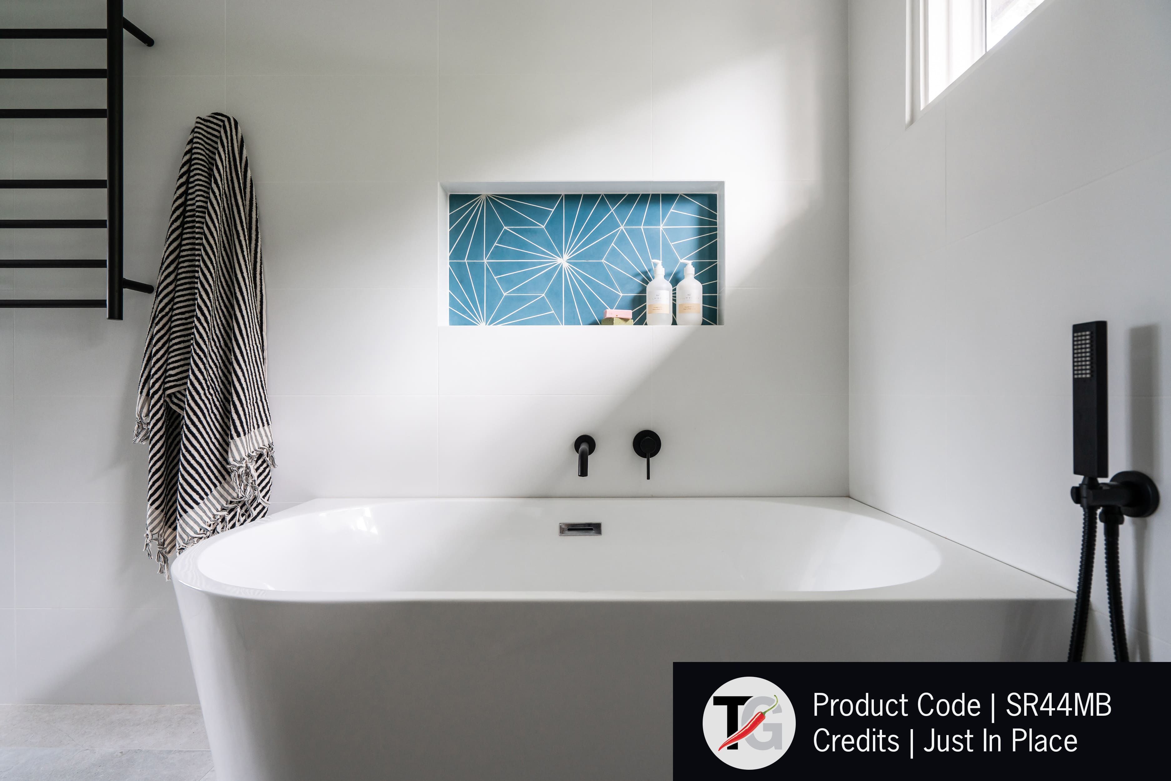 SR44MB Matt Black Round Ladder Heated Towel Rail