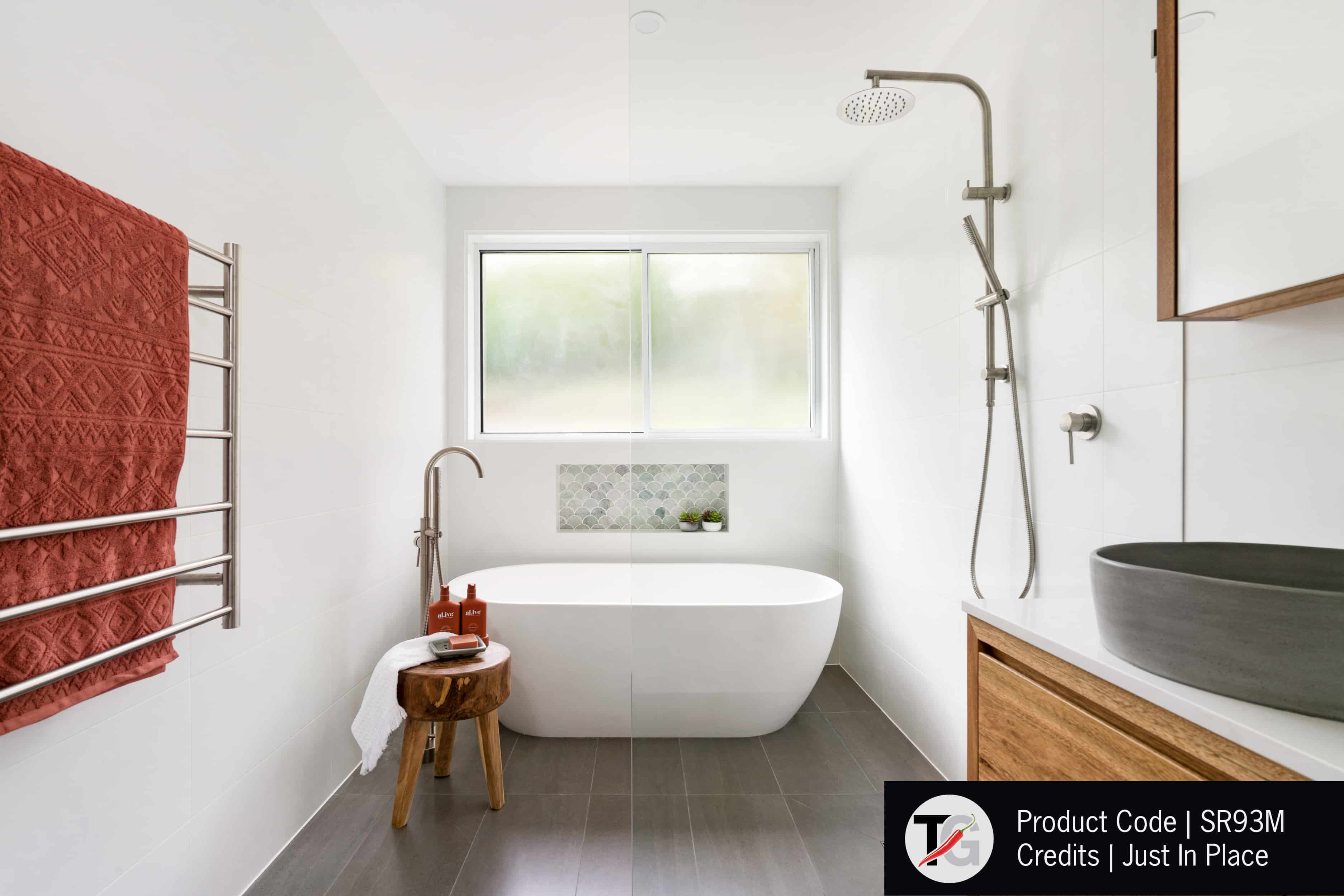SR93M Straight Round Polished Ladder Heated Towel Rail