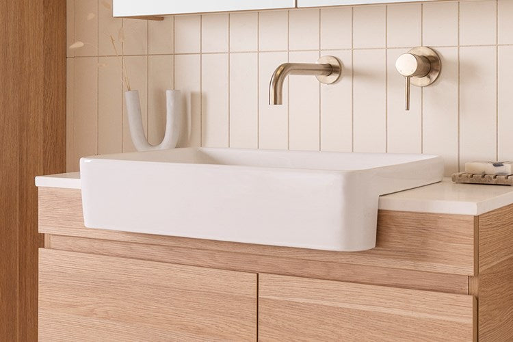 Lino Semi-Recessed